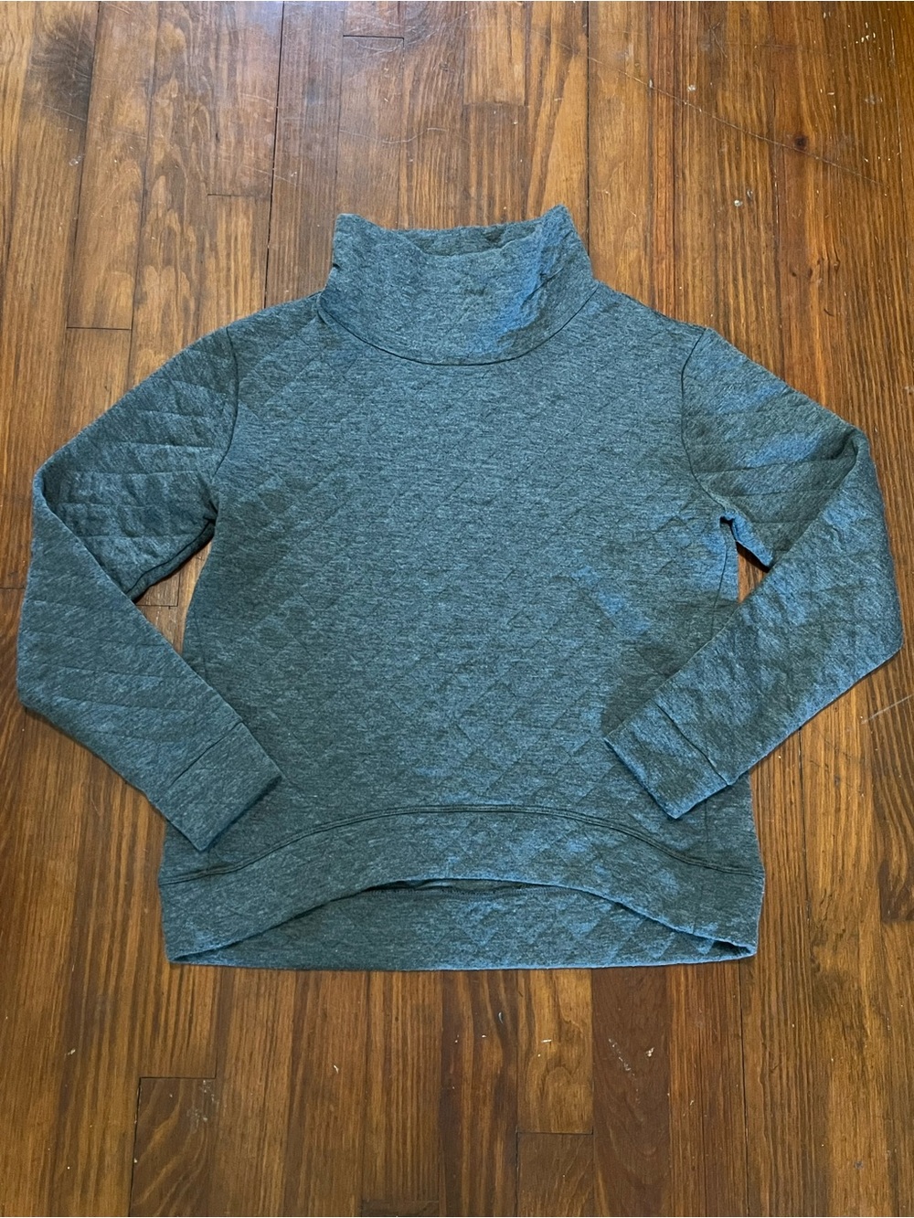 STYLUS Women’s Quilted Turtleneck Sweatshirt in Gray
